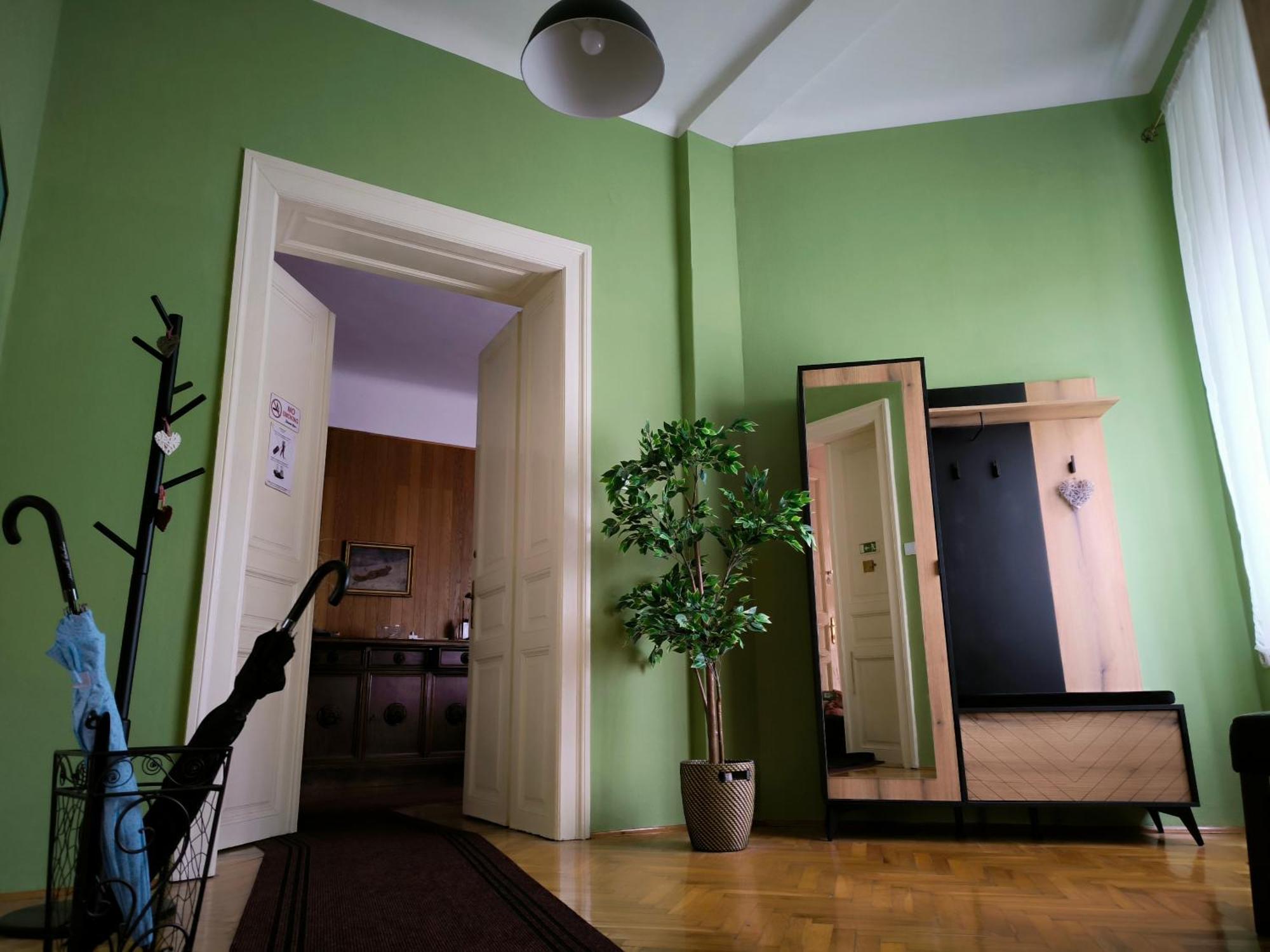 Konzul -Top Apartment, Strict Center, Parking Osijek Exteriör bild