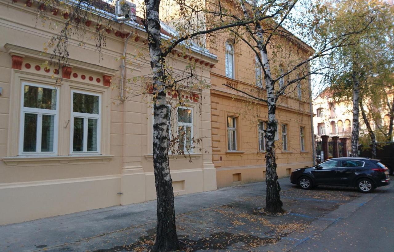 Konzul -Top Apartment, Strict Center, Parking Osijek Exteriör bild